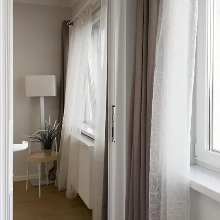 Blaha Haven Center Modern Apartment