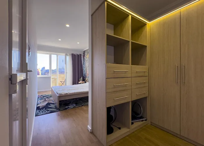 Blaha Haven Center Modern * בודפשט