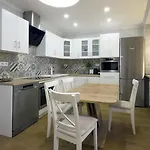 Blaha Haven Center Modern Apartman